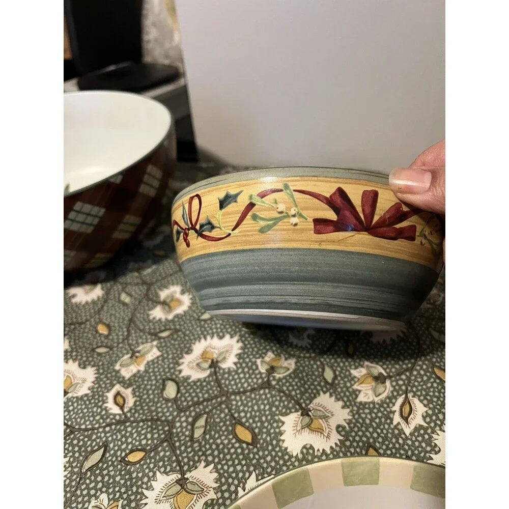 Lenox Winter Greetings Everyday GOLDFINCH  BOWL